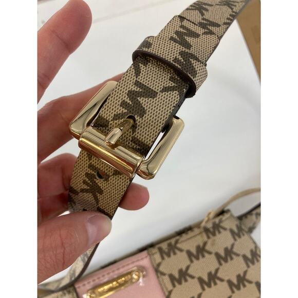 MICHAEL KORS SIGNATURE SAFFIANO LEATHER BELT BAG FANNY PACK - Picture 11 of 11